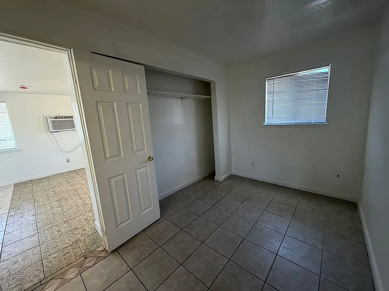SAC T 5801 — Photo 22