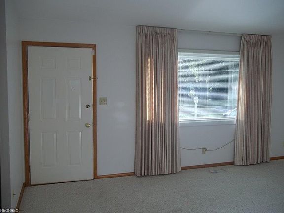 3rd image of 1470 Whitehall Dr