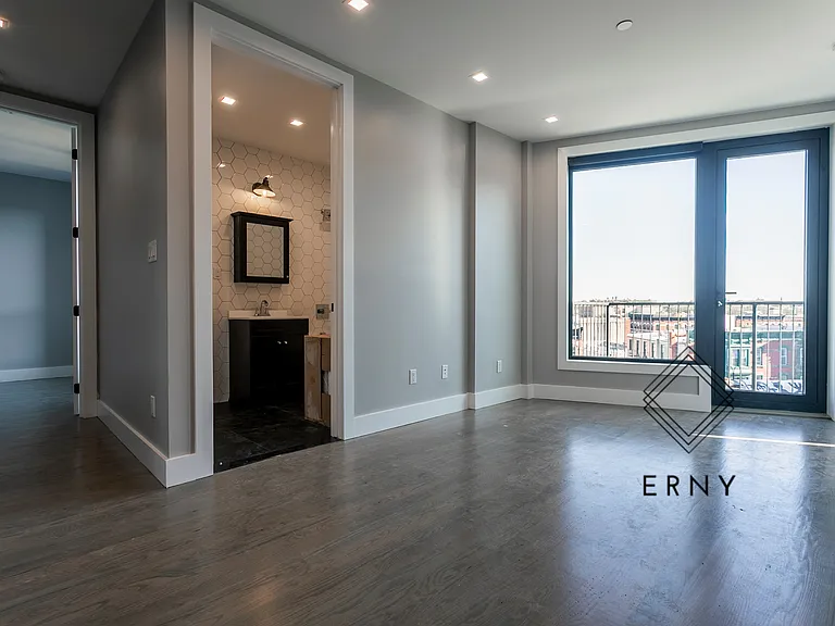 1096 Broadway #5L — Photo 8