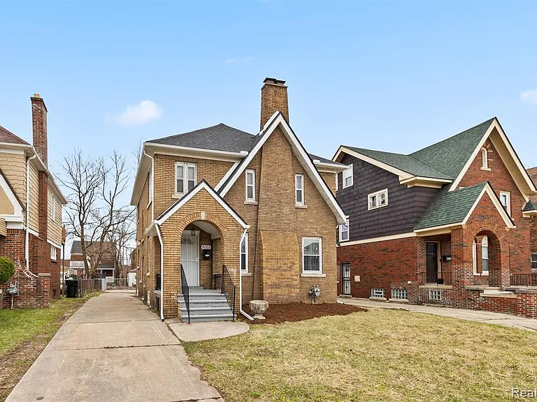 4767 Sturtevant St — Photo 31