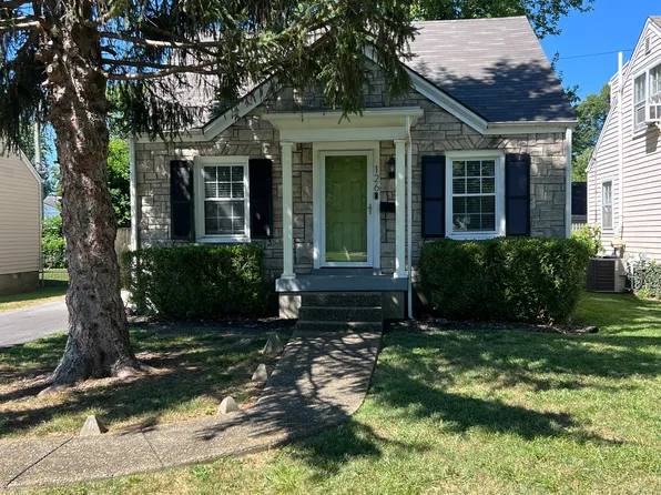 126 Colonial Dr, Saint Matthews, KY 40207