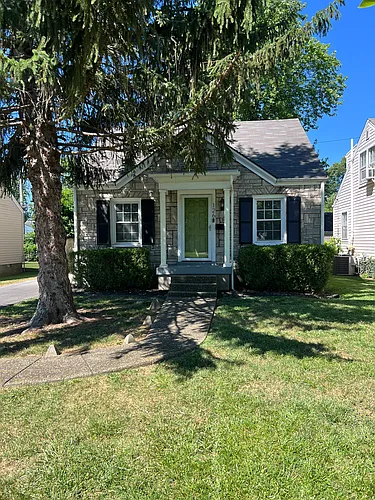 126 Colonial Dr Photo 1
