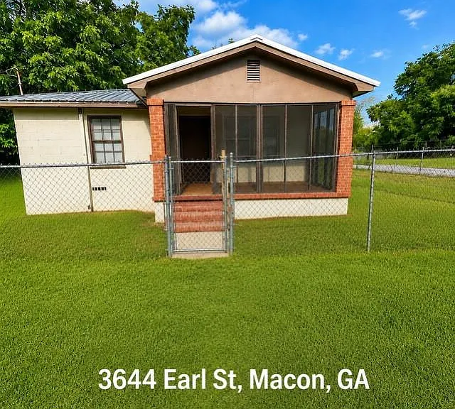 3644 Earl St — Photo 1