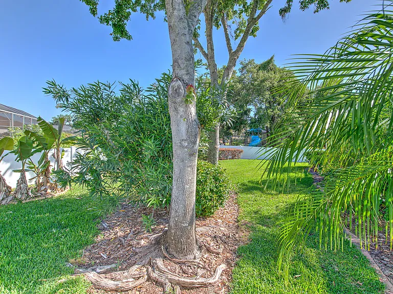 1408 Brilliant Cut Way — Photo 86
