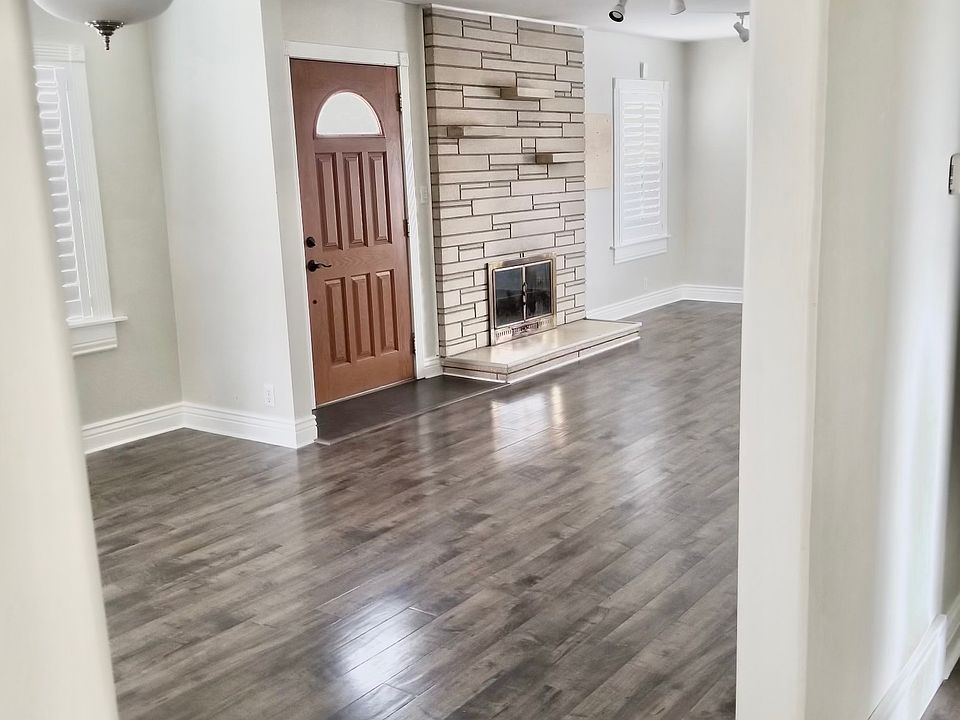 Living Dining Area