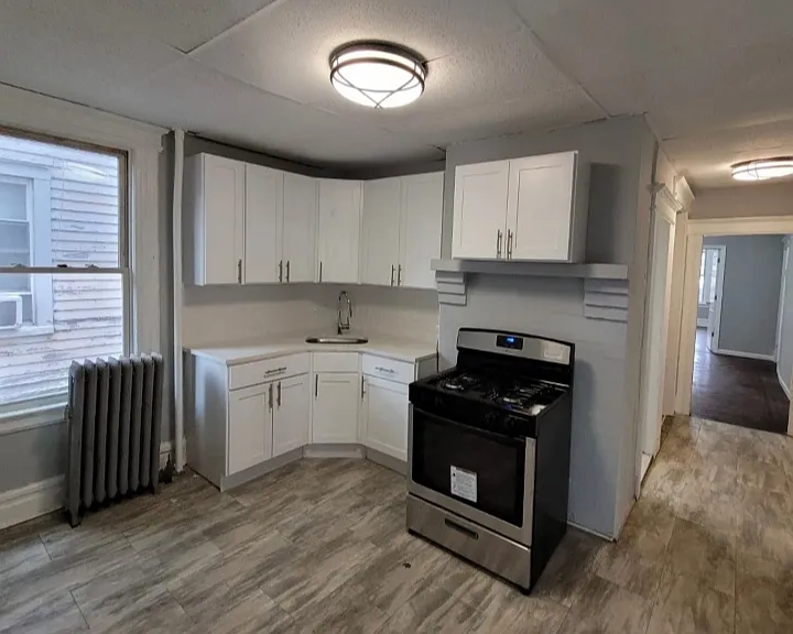 69 Farley Ave #1L — Photo 1