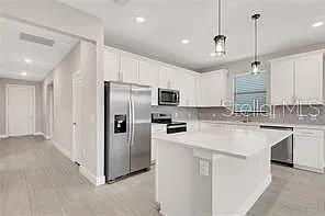 4 bed, 2.0 bath, 1828 sqft, $3,200 — Photo 3