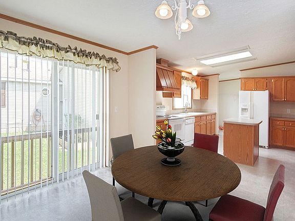 5th image of 16196 Derby Cir