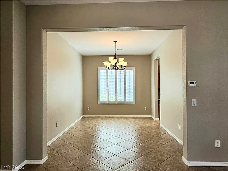 2139 Twin Falls Dr — Photo 28