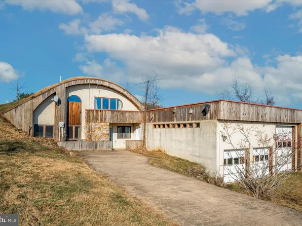 180 Grove Rd, Elverson, PA 19520