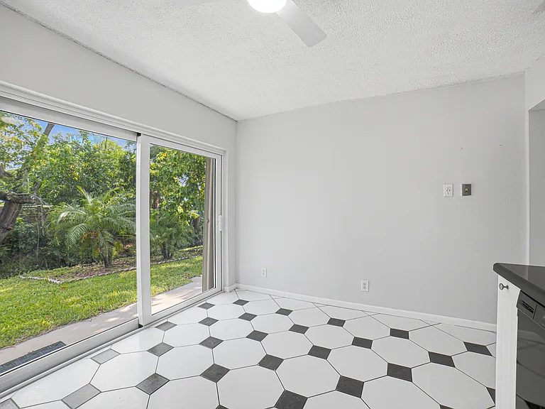 5284 Breadfruit Cir — Photo 15