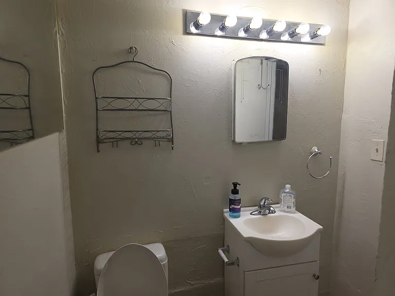 1437 Ingalls St #B — Photo 5