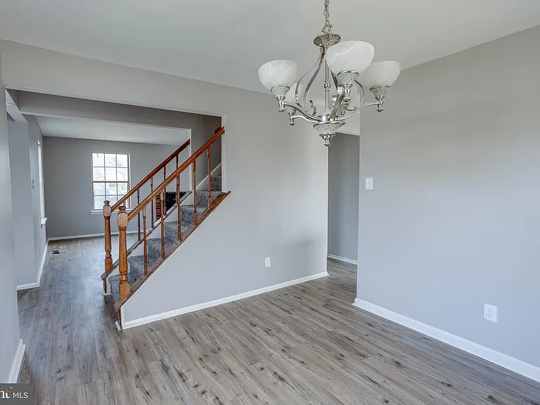 101 Bayberry Ct — Photo 7