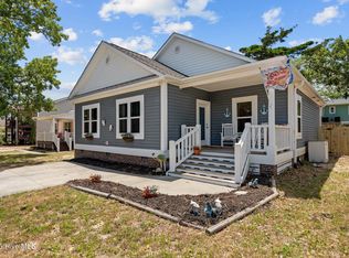 129 NE 1st Street, Oak Island, NC 28465