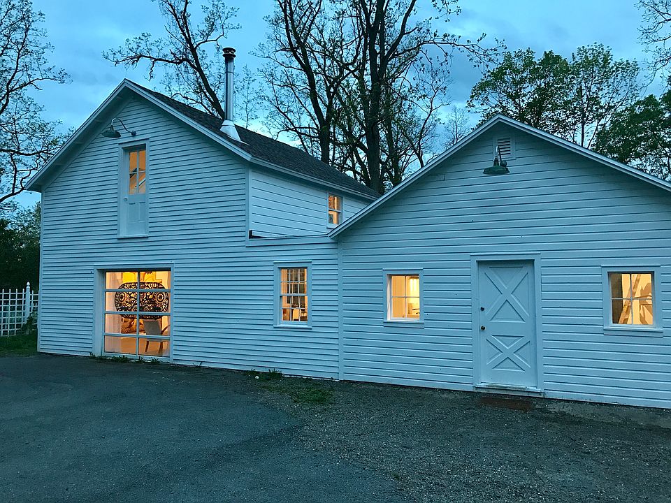 Your independent guest cottage.