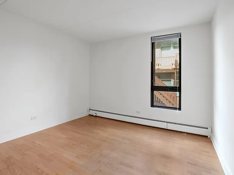 622 W Wellington Ave #8 — Photo 6