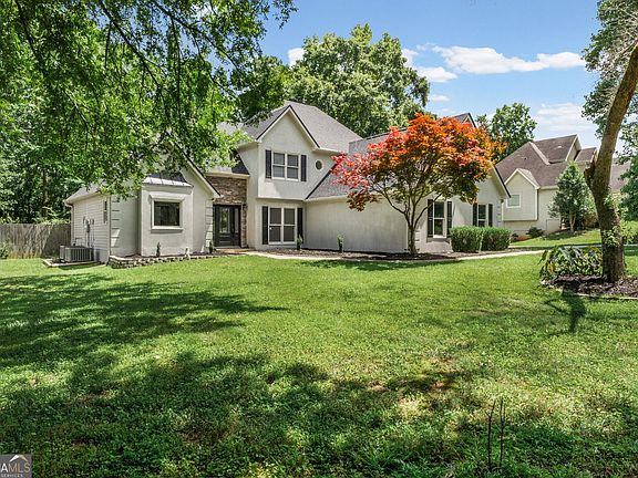 4th image of 275 Mosby Woods Dr