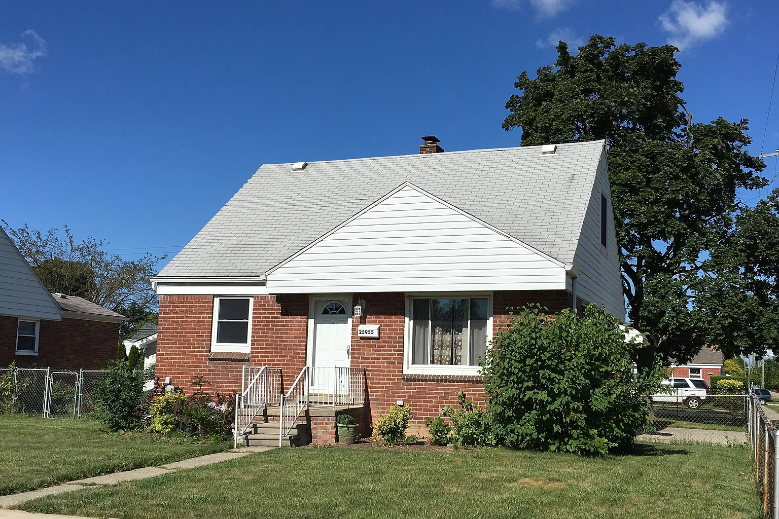 25955 Arlington St photo 1