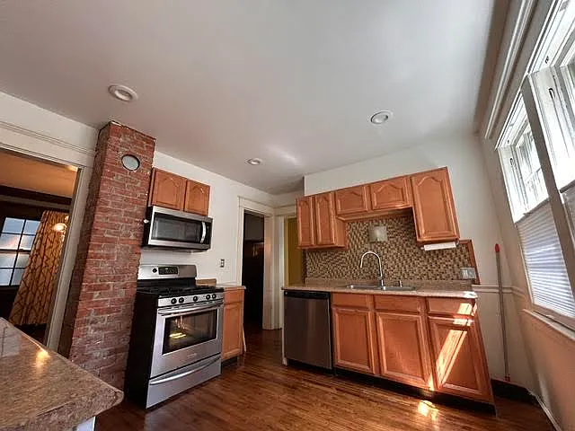 105 Florence Ave #1 — Photo 6