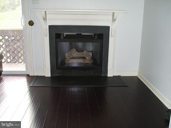 3rd image of 284 Wexford Ct #284