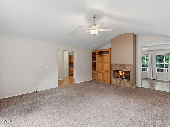 5th image of 9 Harrington Cir