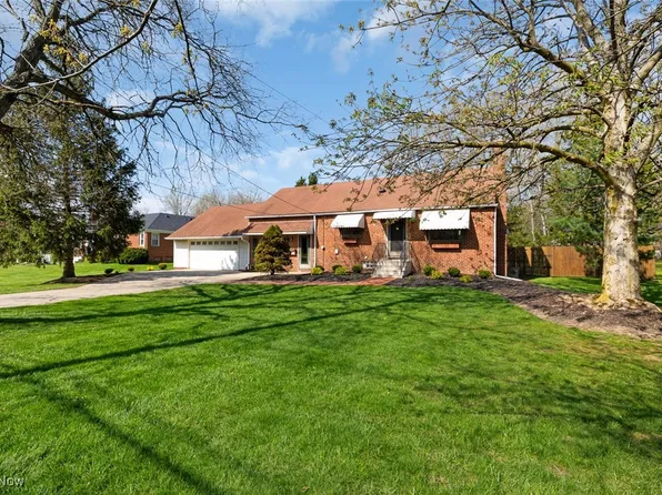 5798 Fitch Rd, North Olmsted, OH 44070