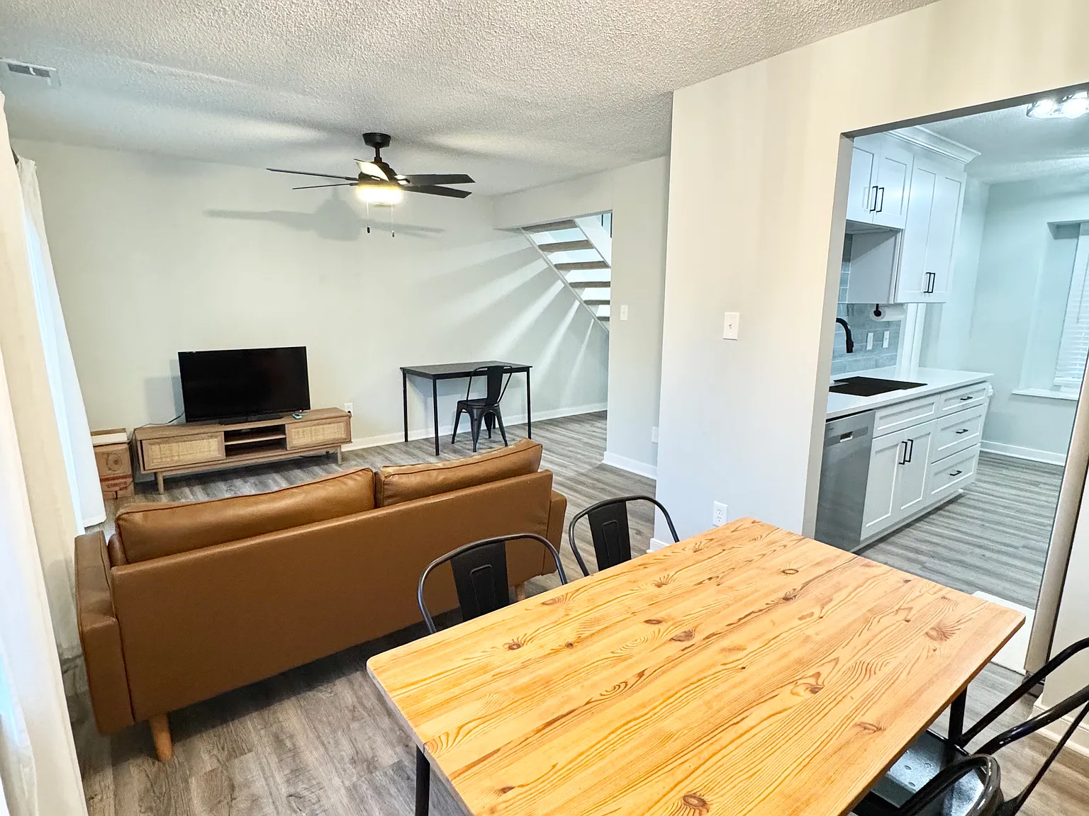 2 bed, 1.5 bath, 1000 sqft, $1,895 — Photo 4