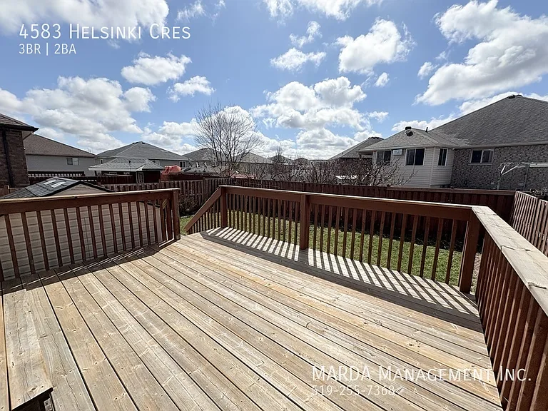 4583 Helsinki Cres — Photo 33