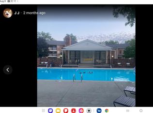 892 Chatham Ln, Columbus, OH 43221