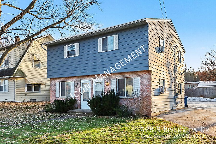 1st image of 428 N Riverview Dr