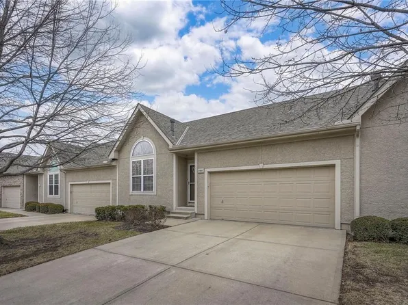15841 W 61st Ter, Shawnee, KS 66217