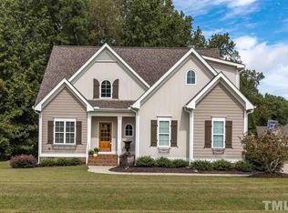 1205 Autumn Grove Ct, Fuquay Varina, NC 27526