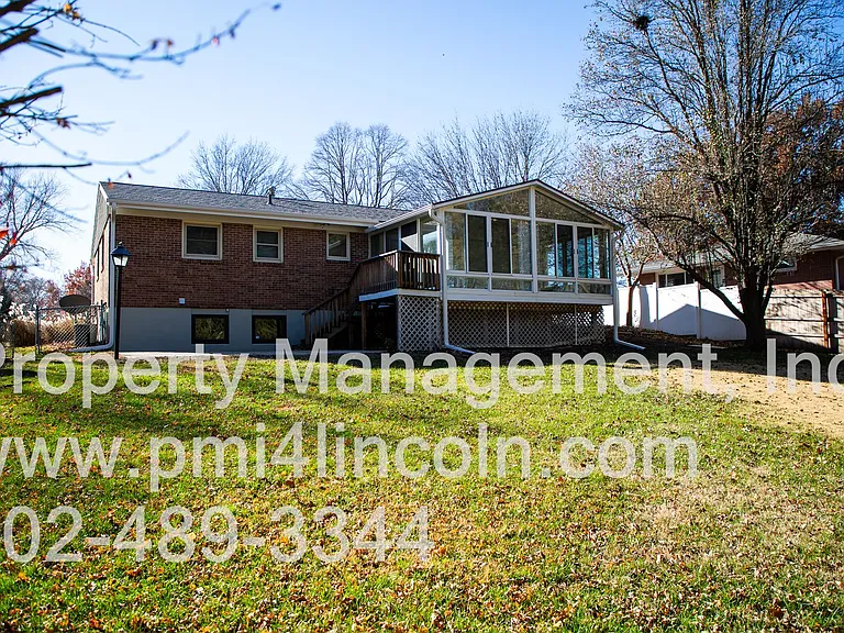 8030 N Hazelwood Dr — Photo 4