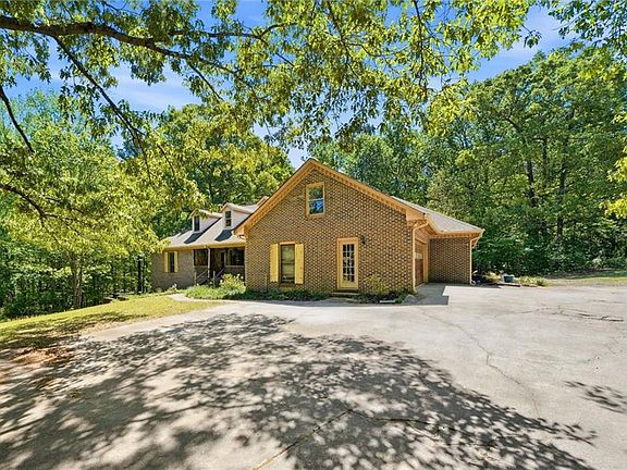 3rd image of 2737 John Petree Rd