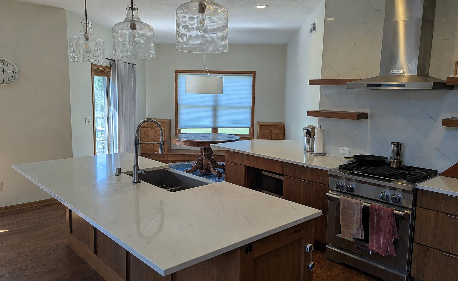 5 bed, 3526 sqft, $3,400 — Photo 2