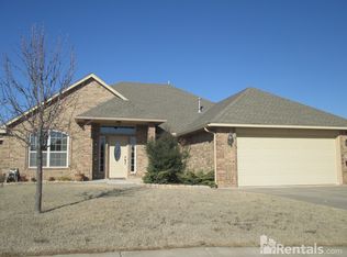 729 Brian Ct, Moore, OK 73160