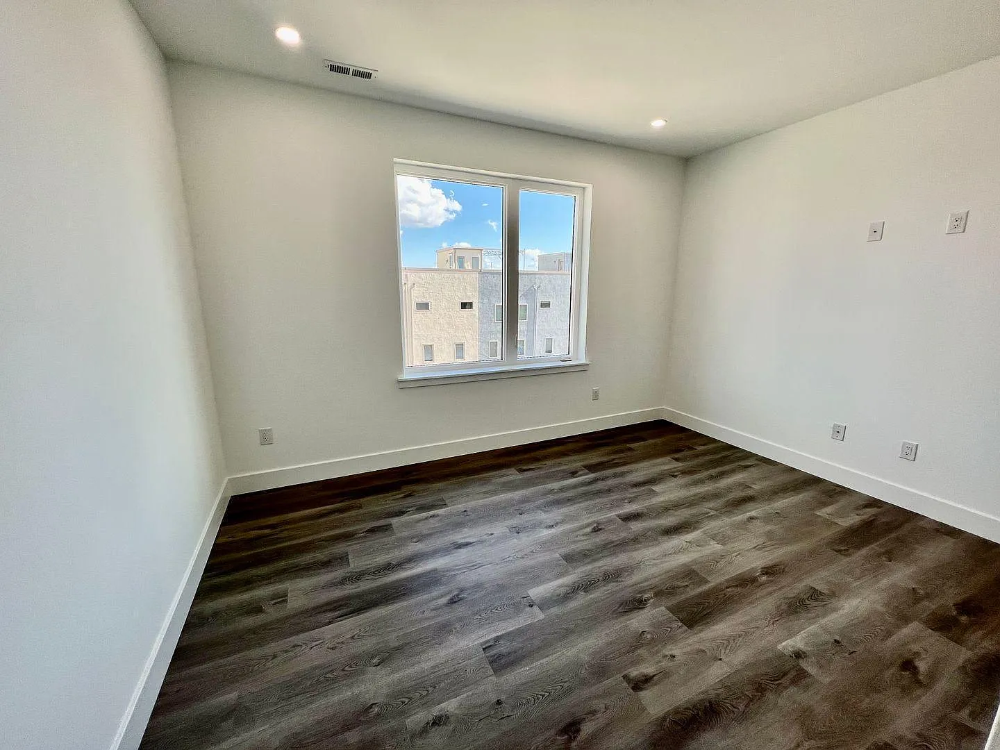 1841 Hartranft St — Photo 4