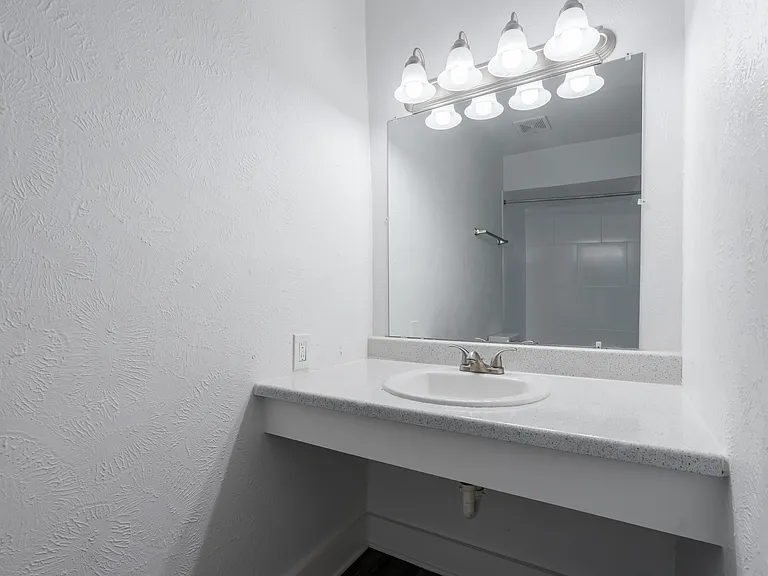 The Courtland — Photo 7