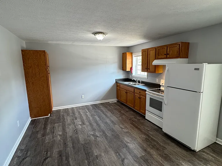 75 Village Ln #75 — Photo 3