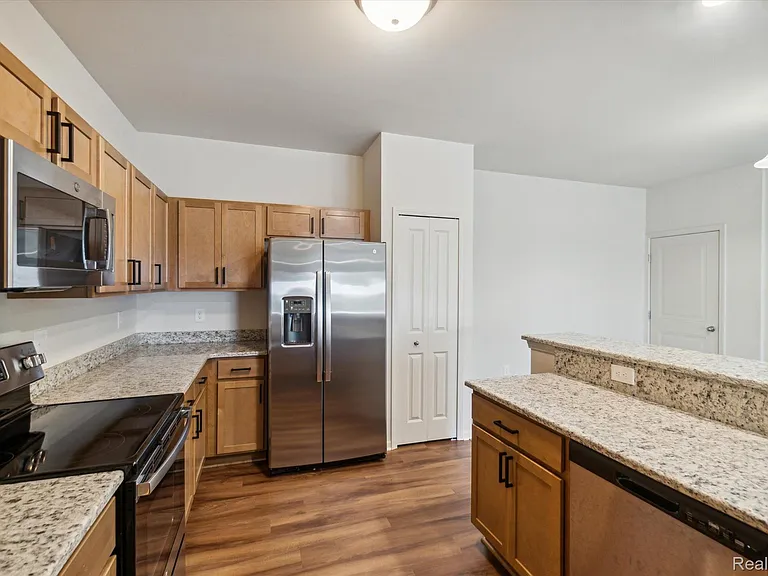 9804 Ridge Run St — Photo 15