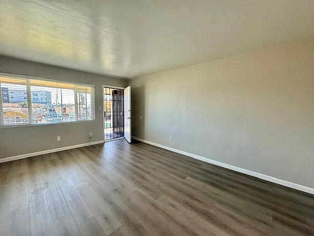 4010 Kansas St — Photo 5