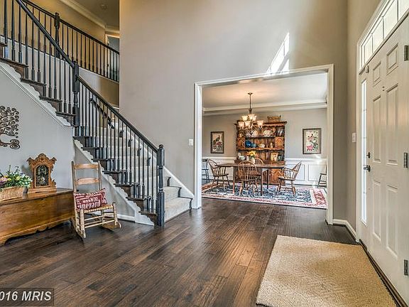 3rd image of 7177 Freemont Hill Ct