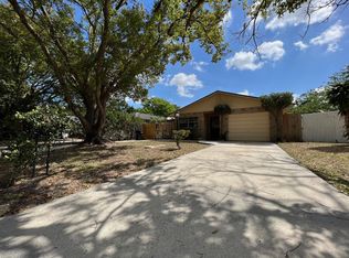 529 Hibiscus Pl, Orlando, FL 32807