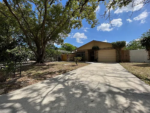 529 Hibiscus Way Photo 1