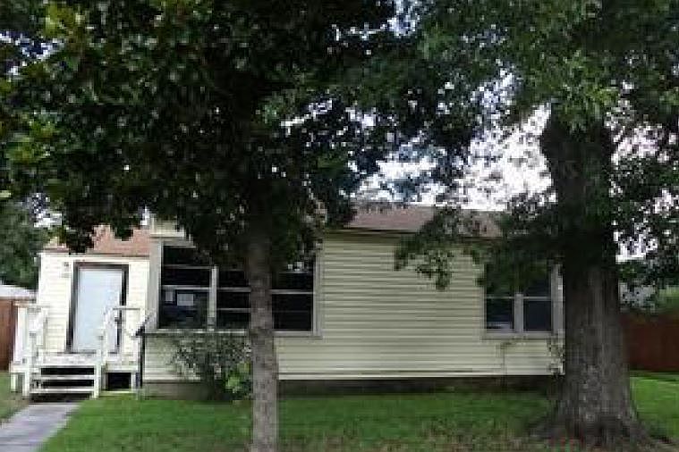 1st image of 1017 Sunset Dr