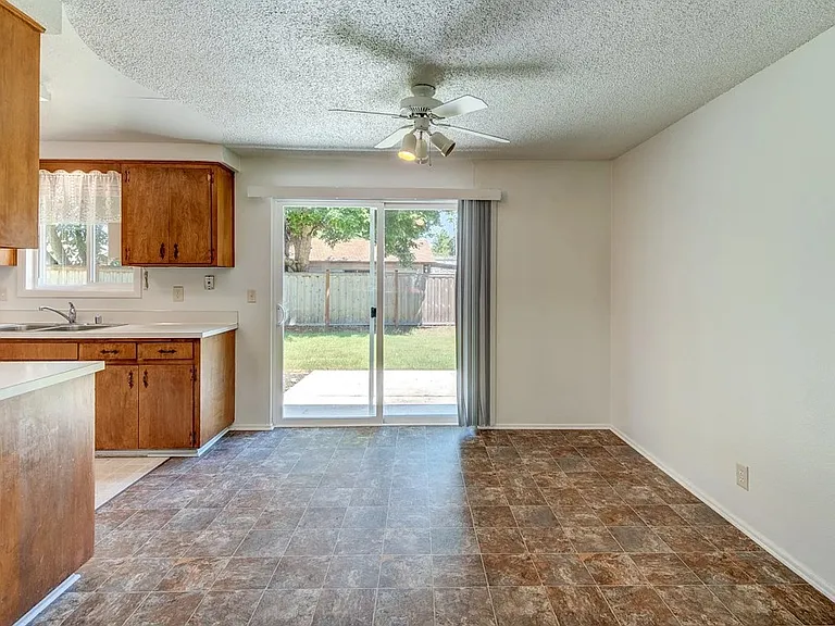 3425 Arrowhead St — Photo 7