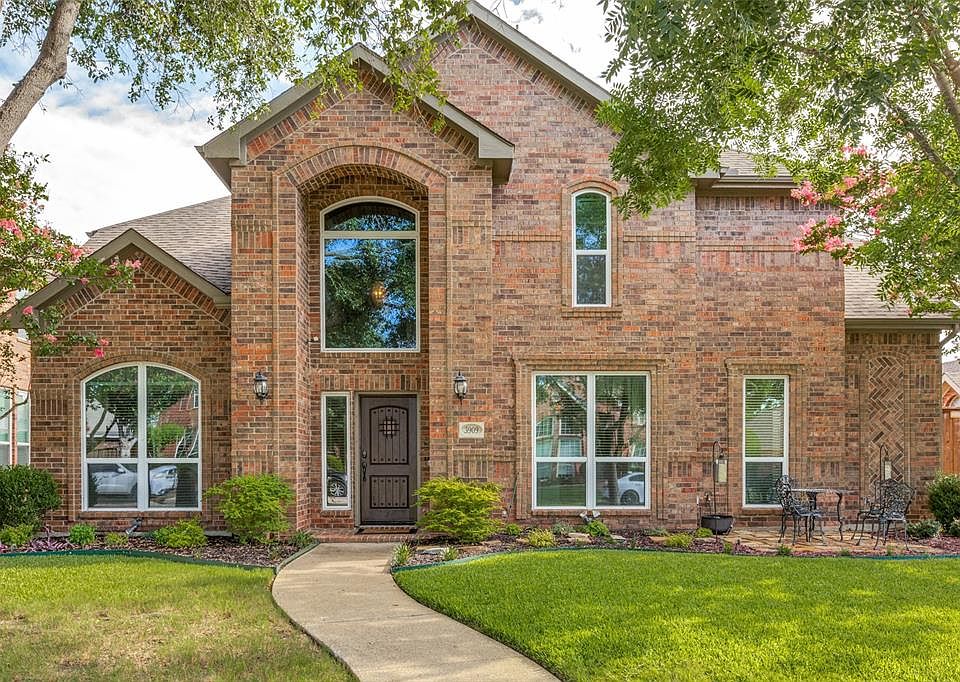1st image of 3909 Dunwich Dr