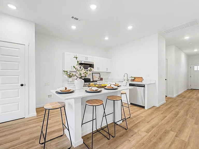 1534 N Claire St — Photo 8