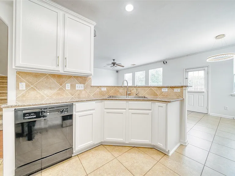 13946 Cypress Star Ln — Photo 16