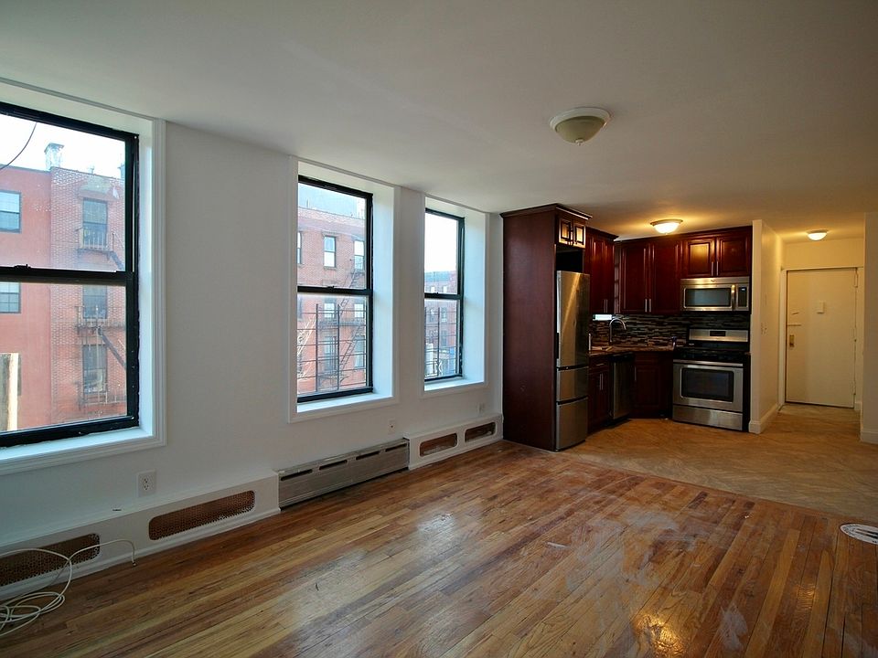 1st image of 951 Putnam Ave #D3